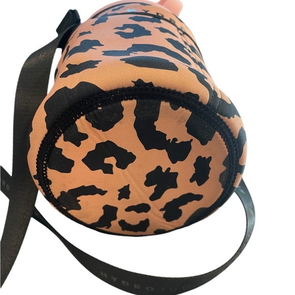 HydroJug Pink and leopard print - Picture 3 of 8